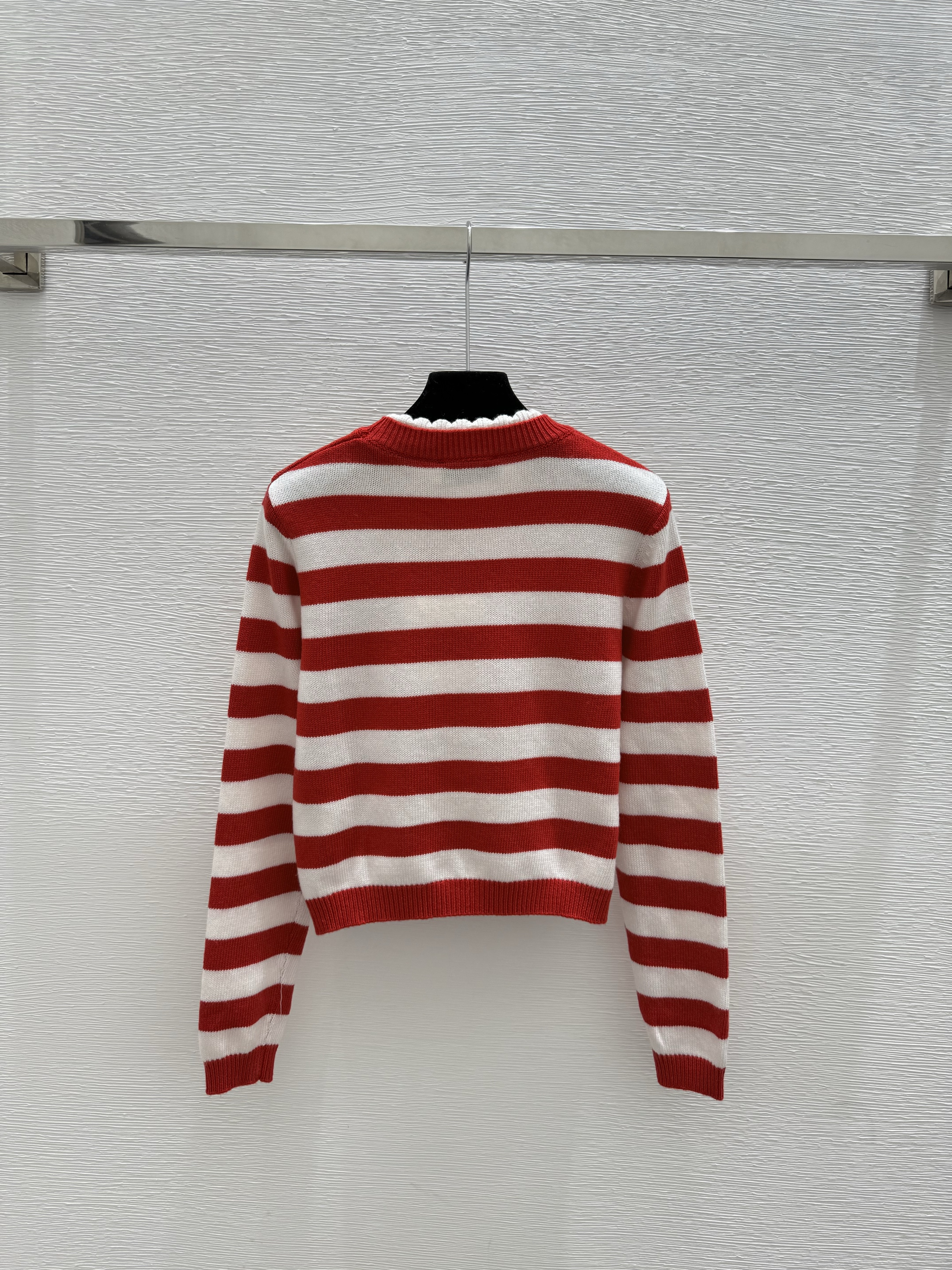 DI fashion high-end women's striped round neck long sleeved wool sweater