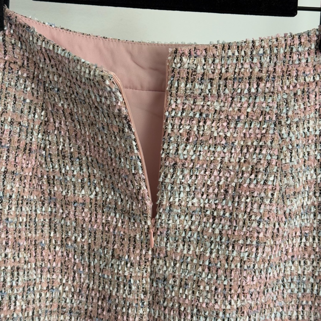 C 2 SET Round neck long sleeved tweed jacket+high waisted hip hugging skirt