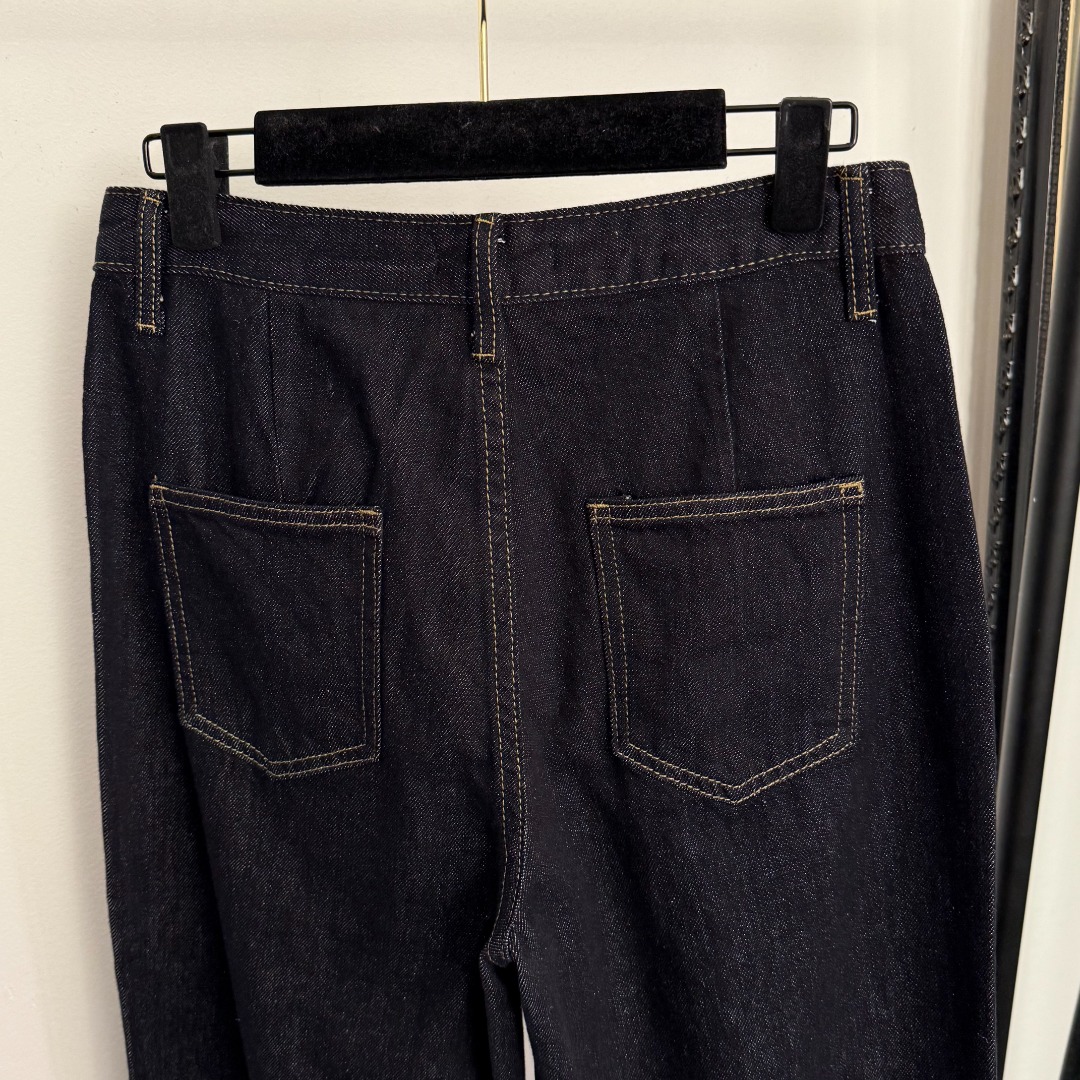 L High waisted slimming denim pants