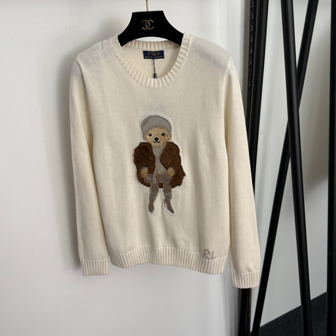 R Hooded long sleeved wool knitted sweater