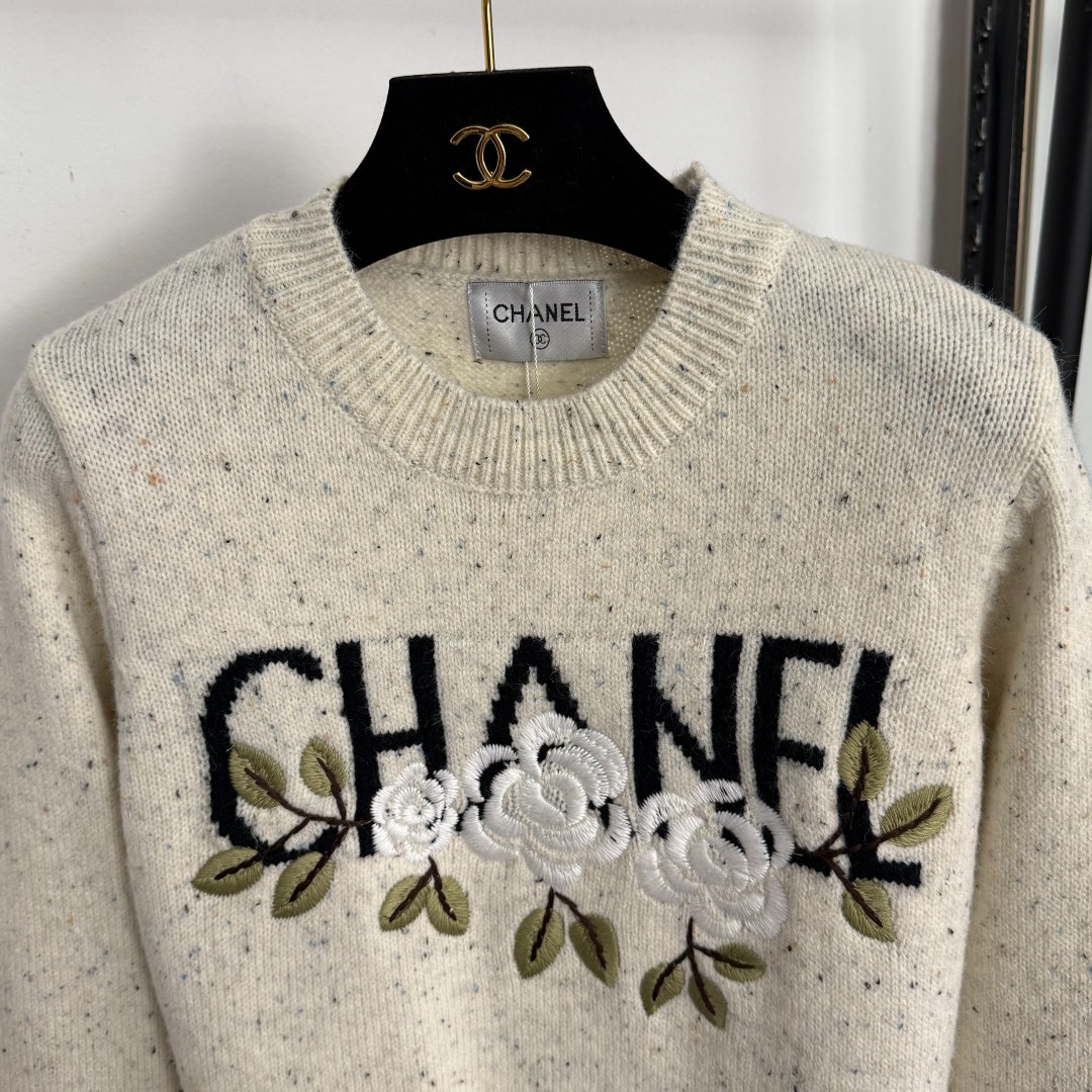 C Embroidered Camellia Logo Letter Crewneck Long Sleeve Knit Sweater