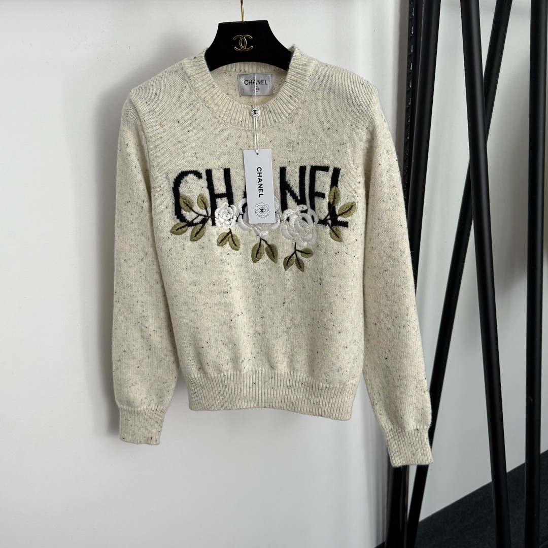 C Embroidered Camellia Logo Letter Crewneck Long Sleeve Knit Sweater