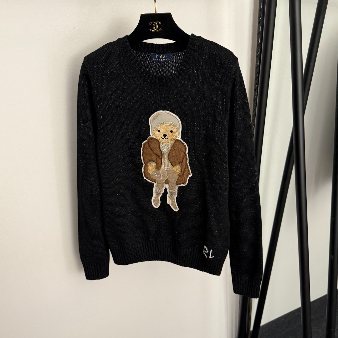 R Hooded long sleeved wool knitted sweater