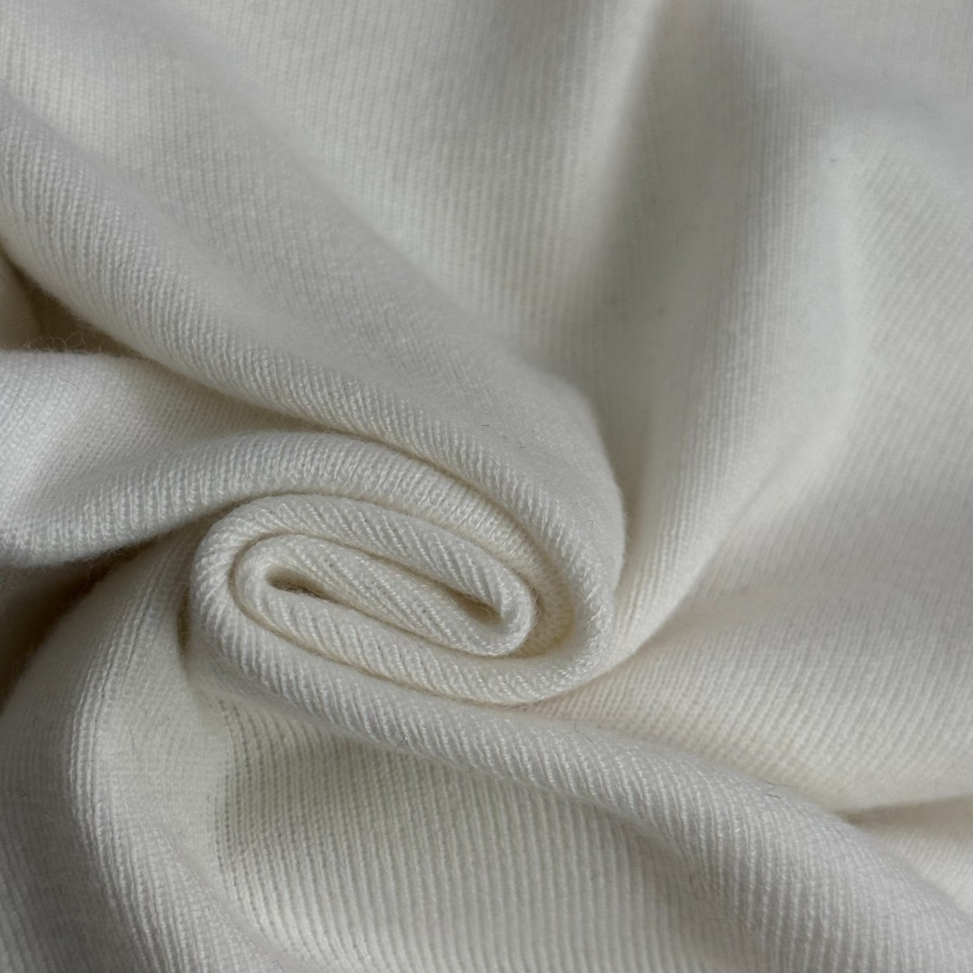 C Long sleeved wool knitted sweater