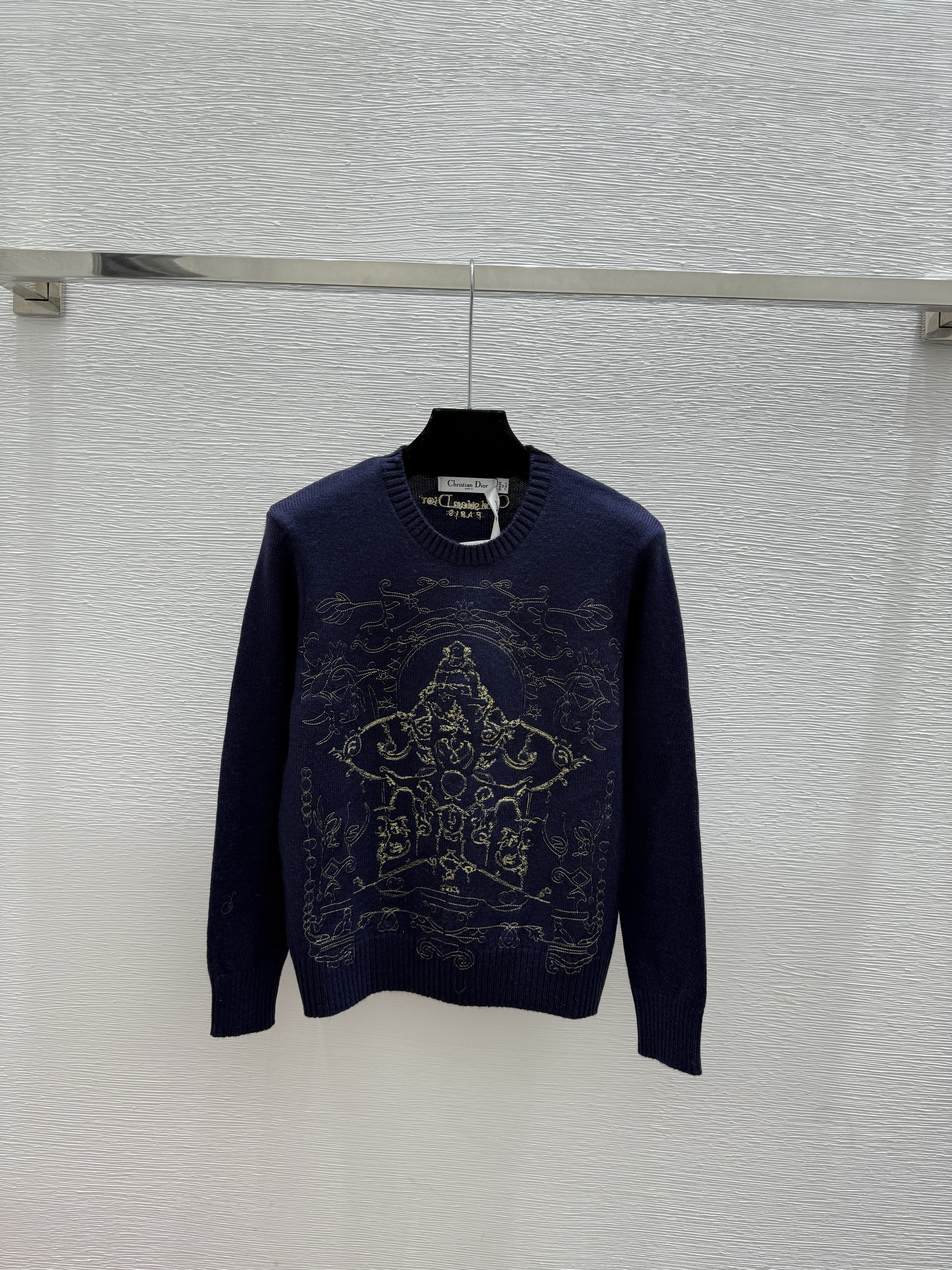D Fashion high-end women's five pointed star embroidered round neck long sleeved wool sweater