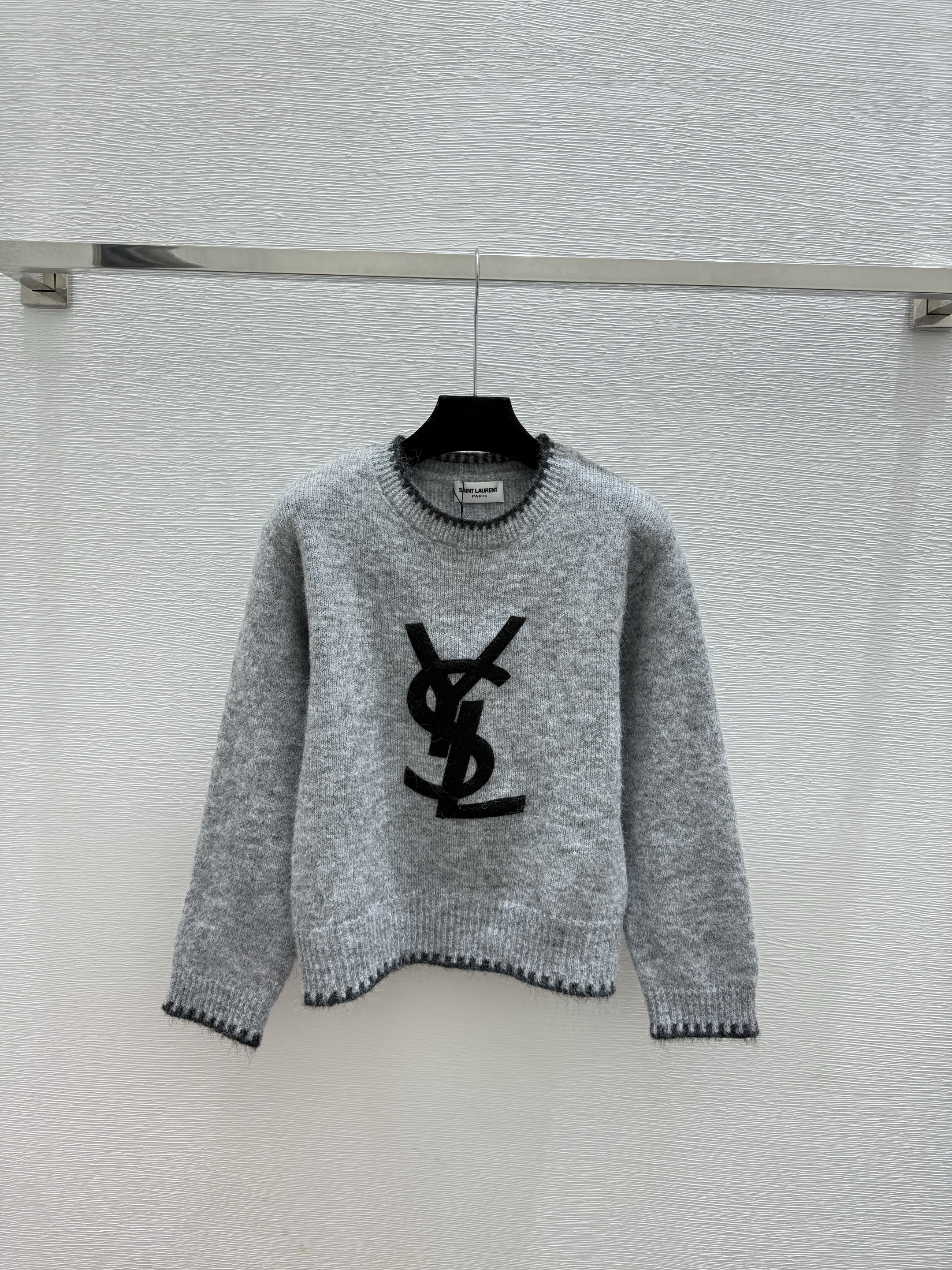 Y fashion high-end women's contrasting color round neck long sleeved wool sweater