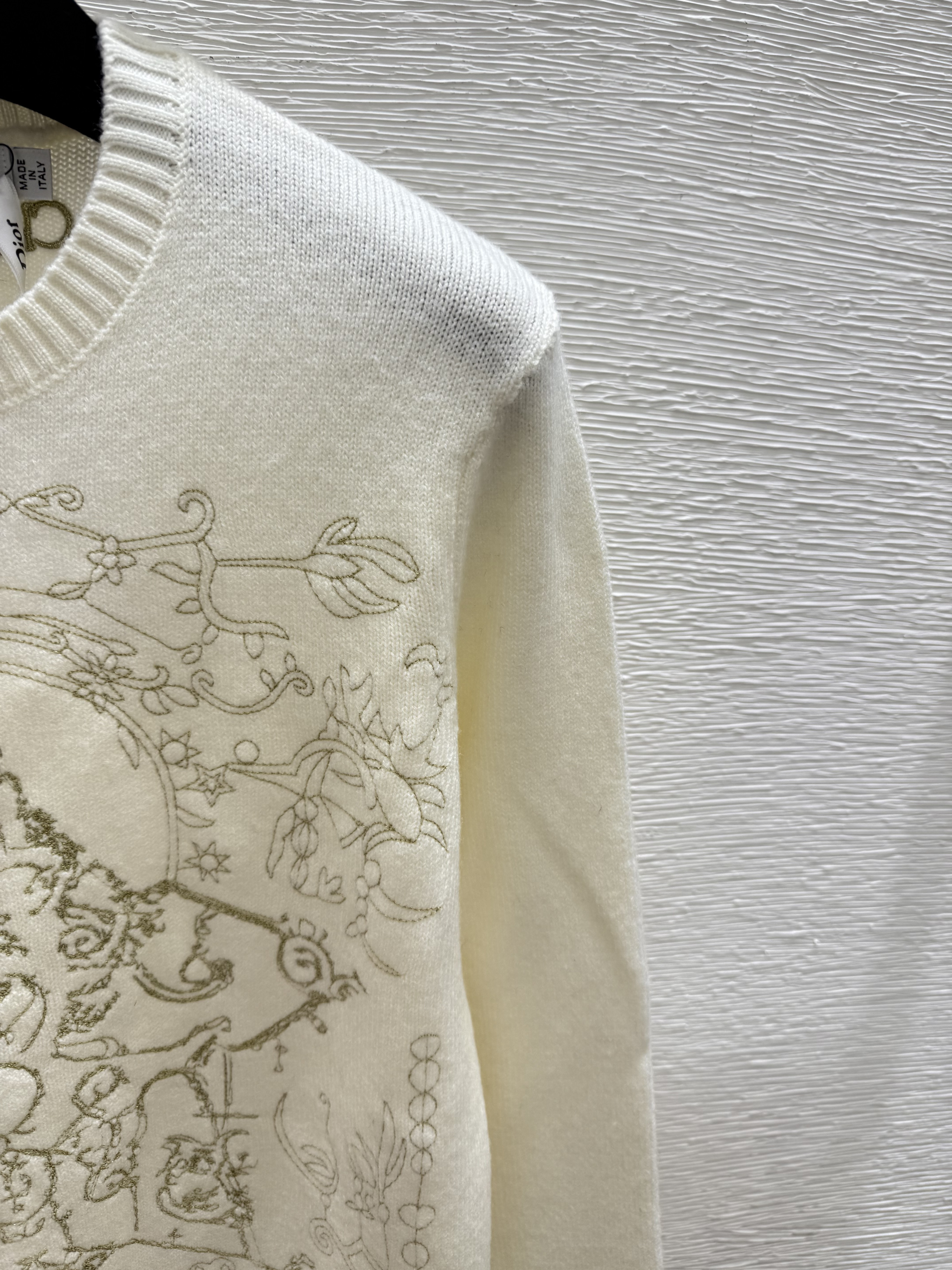 D Fashion high-end women's five pointed star embroidered round neck long sleeved wool sweater