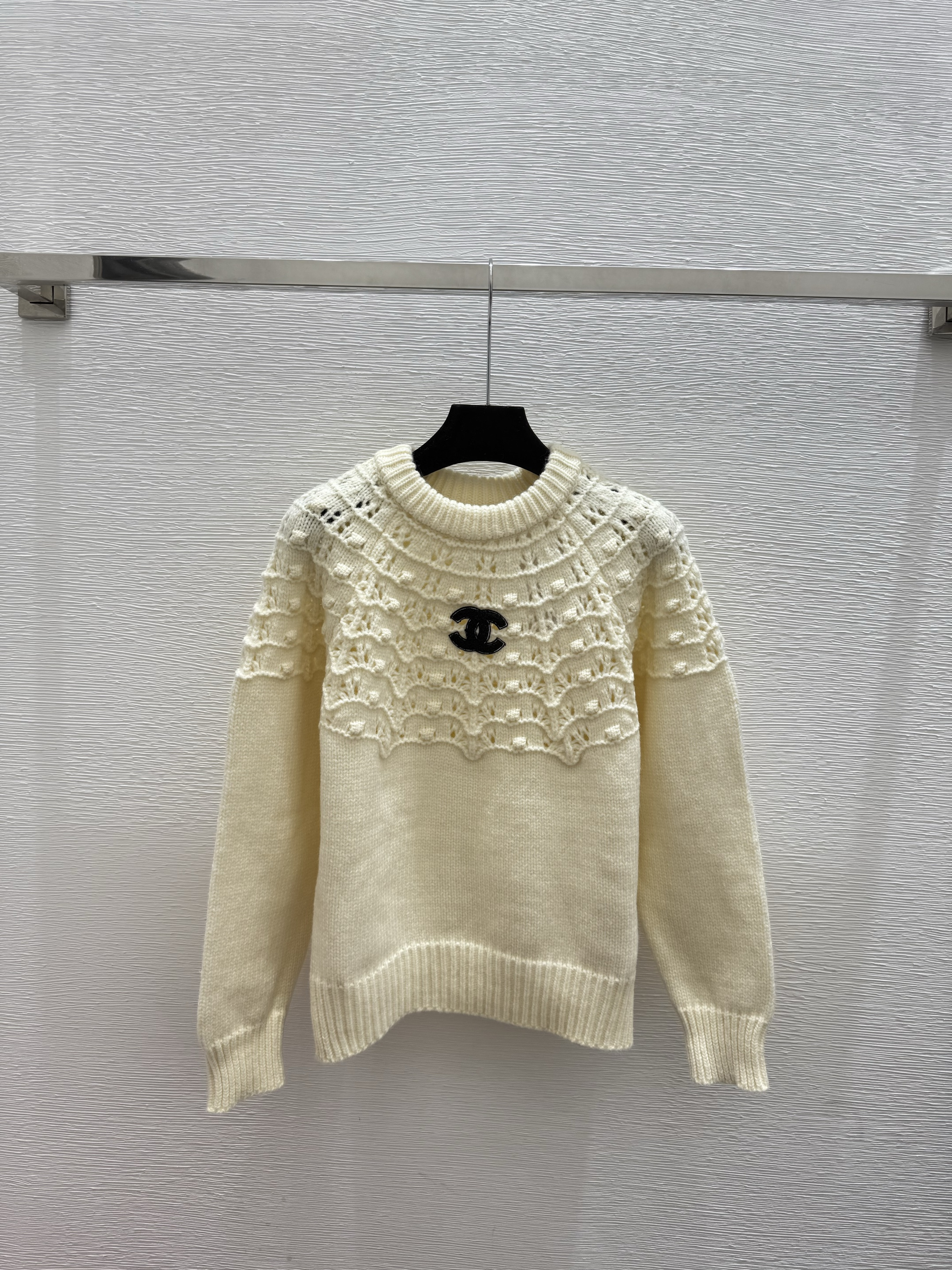 C fashion high-end women's hollowed out round neck long sleeved wool sweater