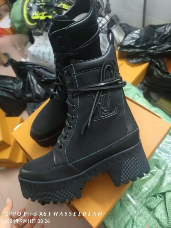 L design Classic boots