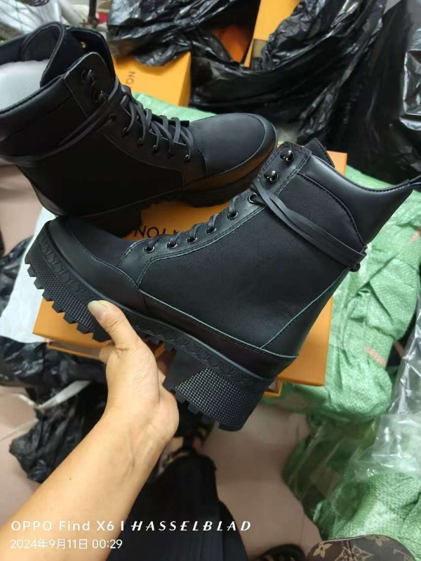 L design Classic boots