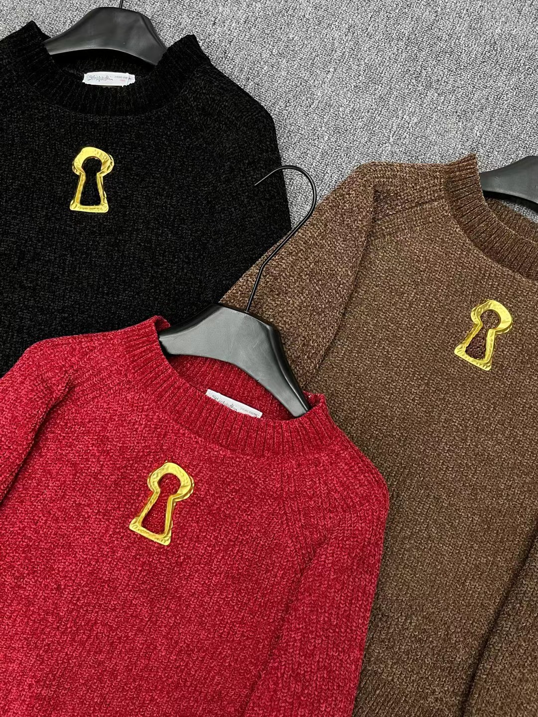 S Fashion Women's Round Neck Long Sleeve Top