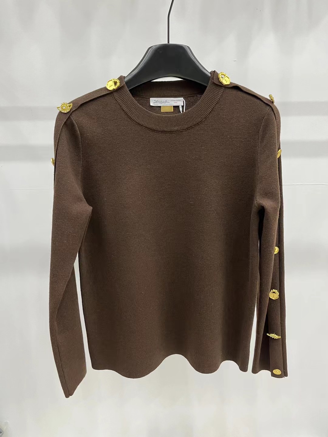 S Fashion Women's Metal Buckle Round Neck Long Sleeve Top