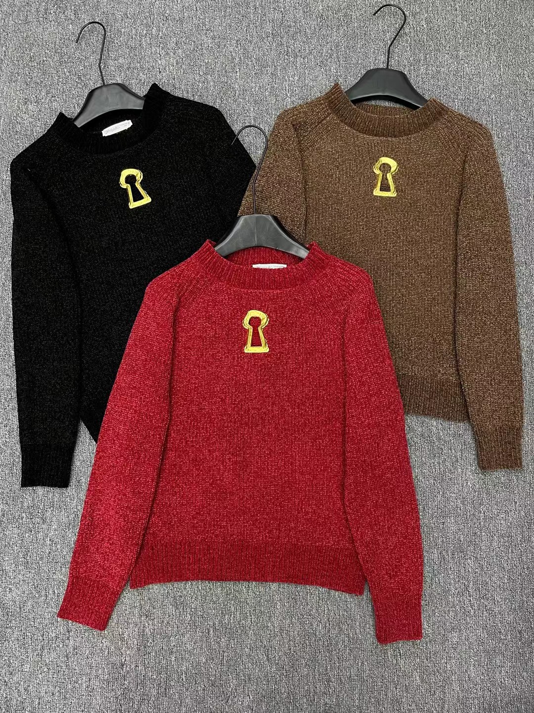 S Fashion Women's Round Neck Long Sleeve Top