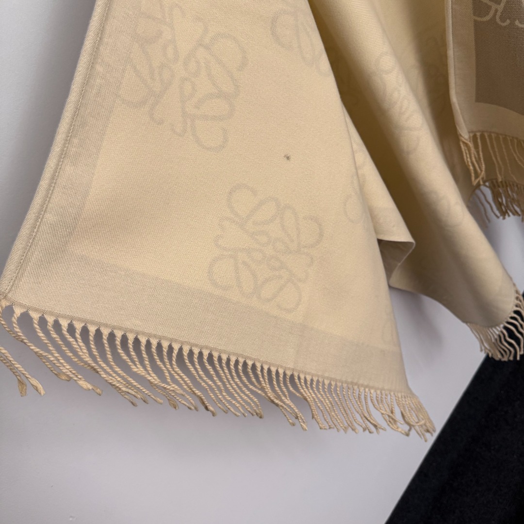 L Logo tassel wool knitted cardigan shawl