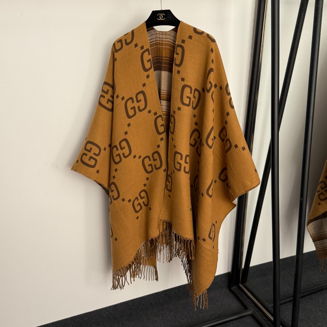 G Wool knitted cardigan shawl