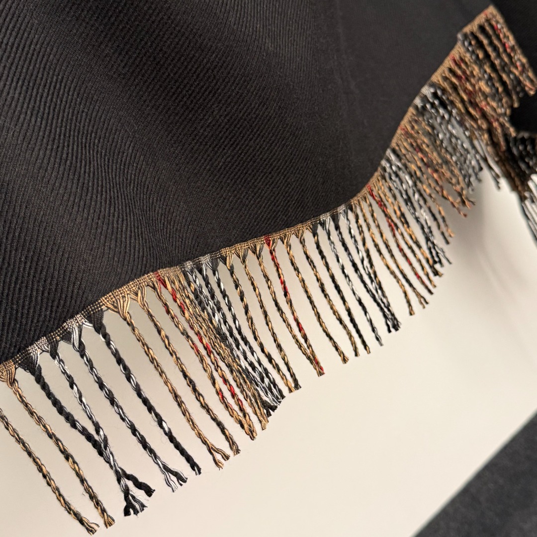 B Classic plaid double-sided tassel woven wool knitted cardigan shawl