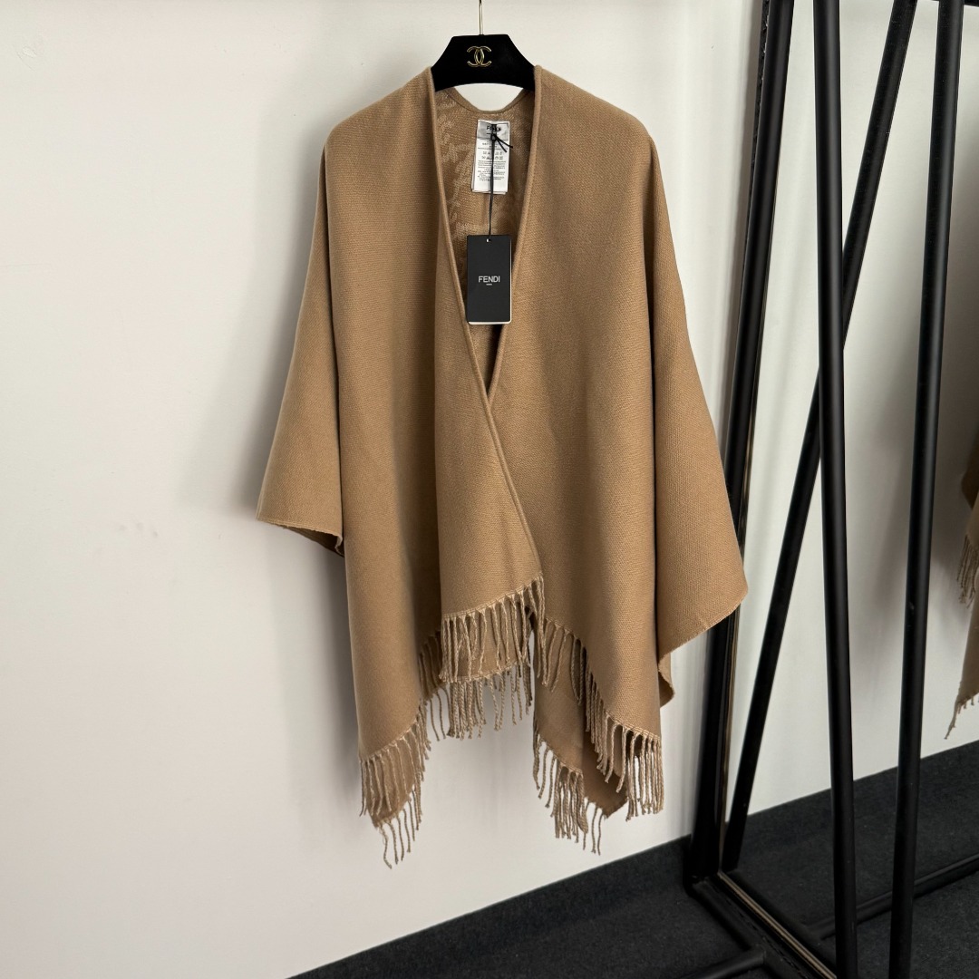 F Wool knitted cardigan shawl