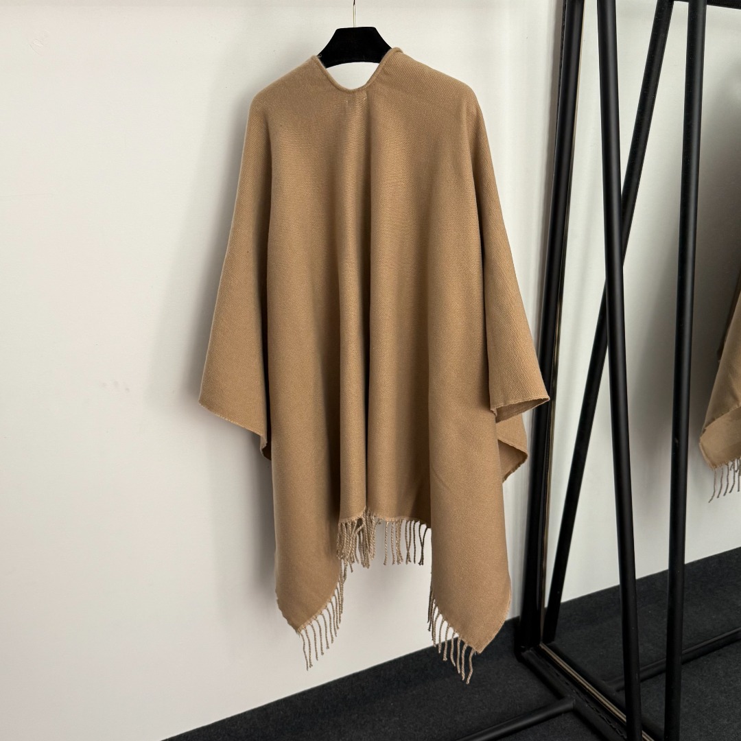 F Wool knitted cardigan shawl