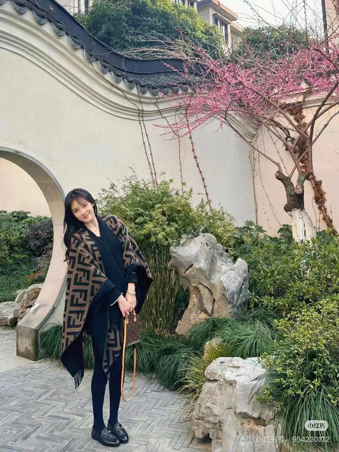 F Cashmere Knit Sweater Shrug Cape