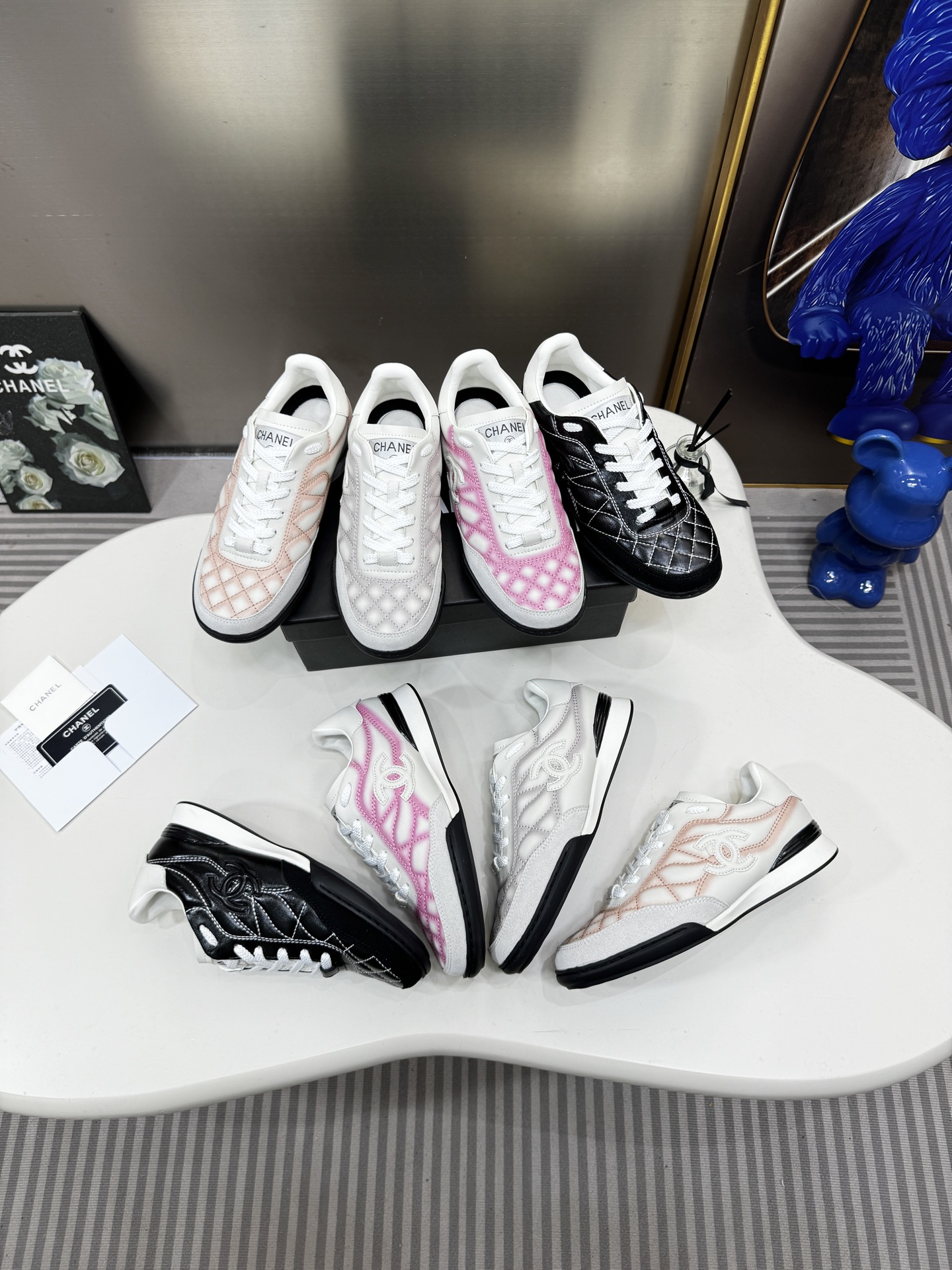 C Diamond-patterned color-blocked sneakers