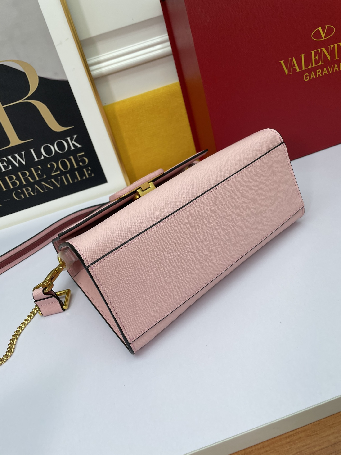 V design women handbag