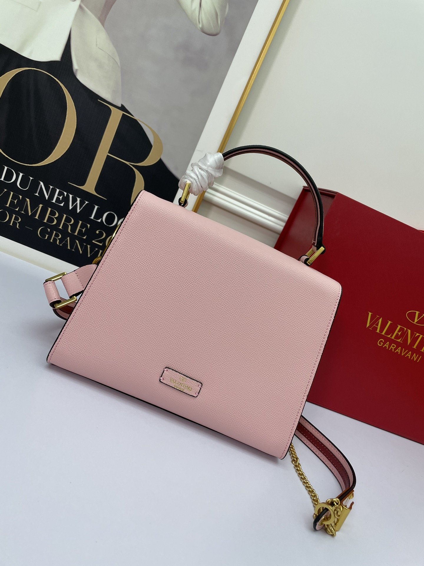 V design women handbag