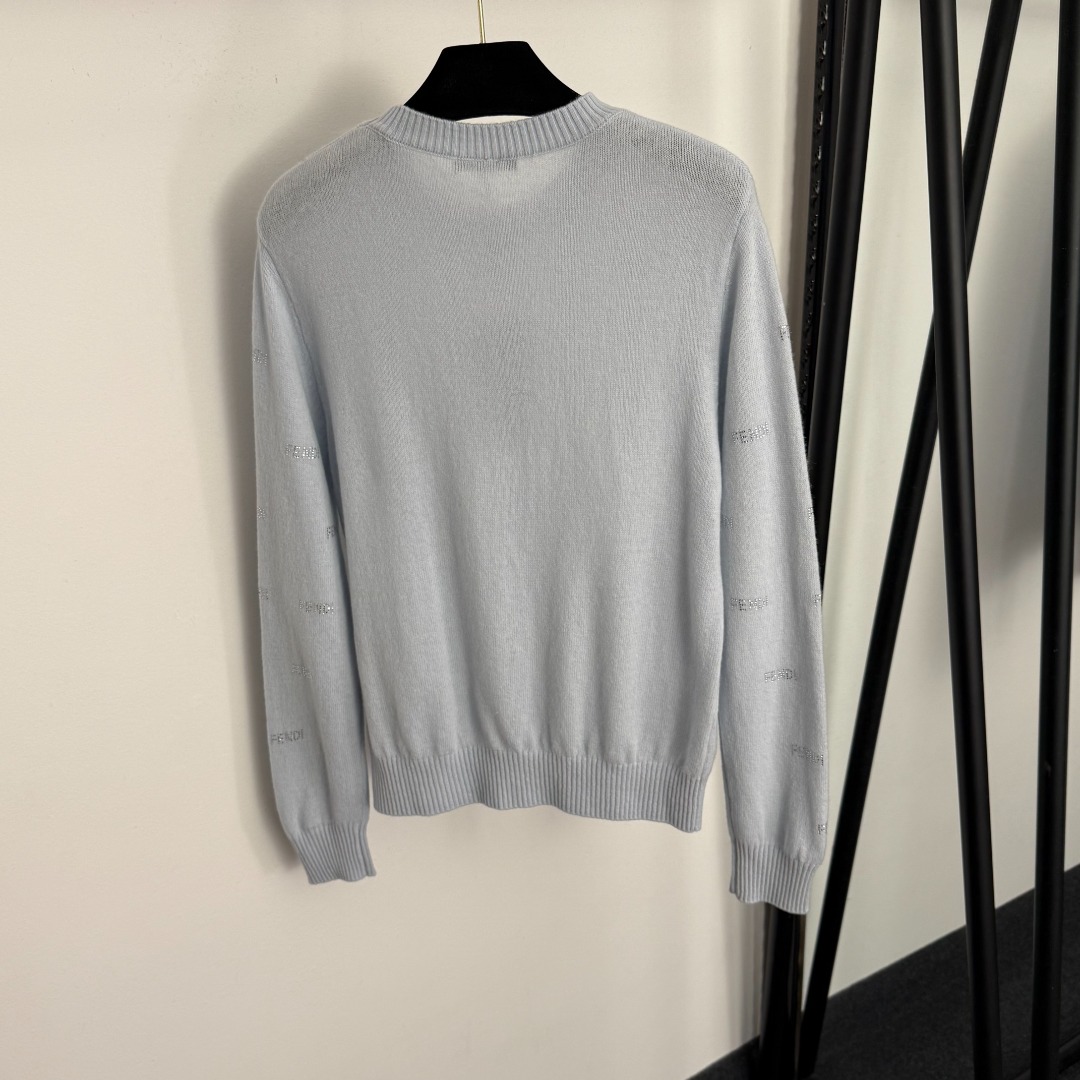 F Long-sleeved wool and cashmere knit sweater