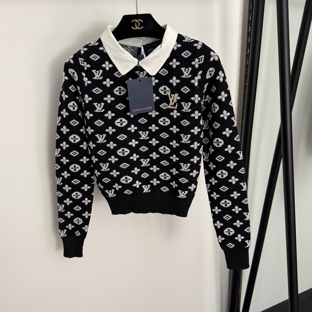 L Letter brooch lapel long sleeved knitted shirt top