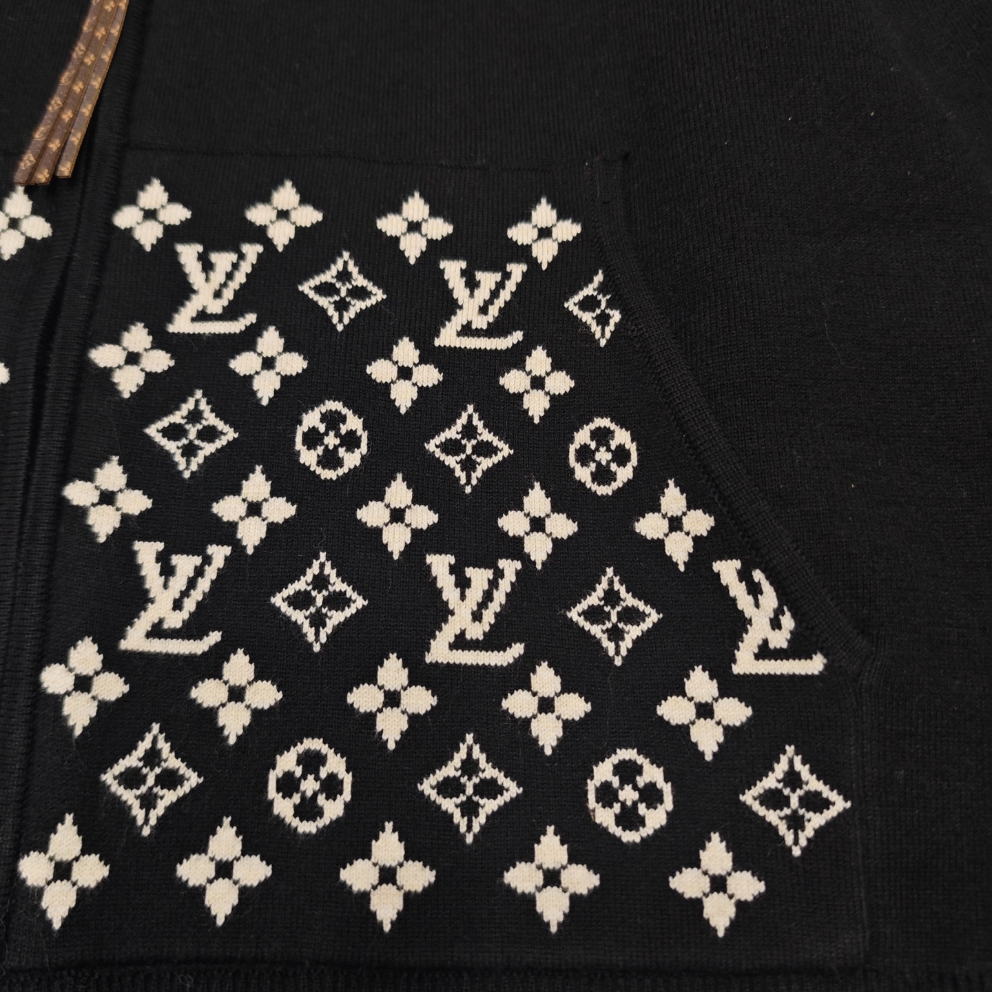 L Fashionable and casual high-end women's hooded zipper jacket