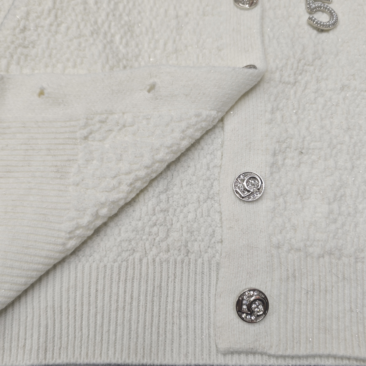 C fashion high-end women's nail bead round neck long sleeved wool cardigan