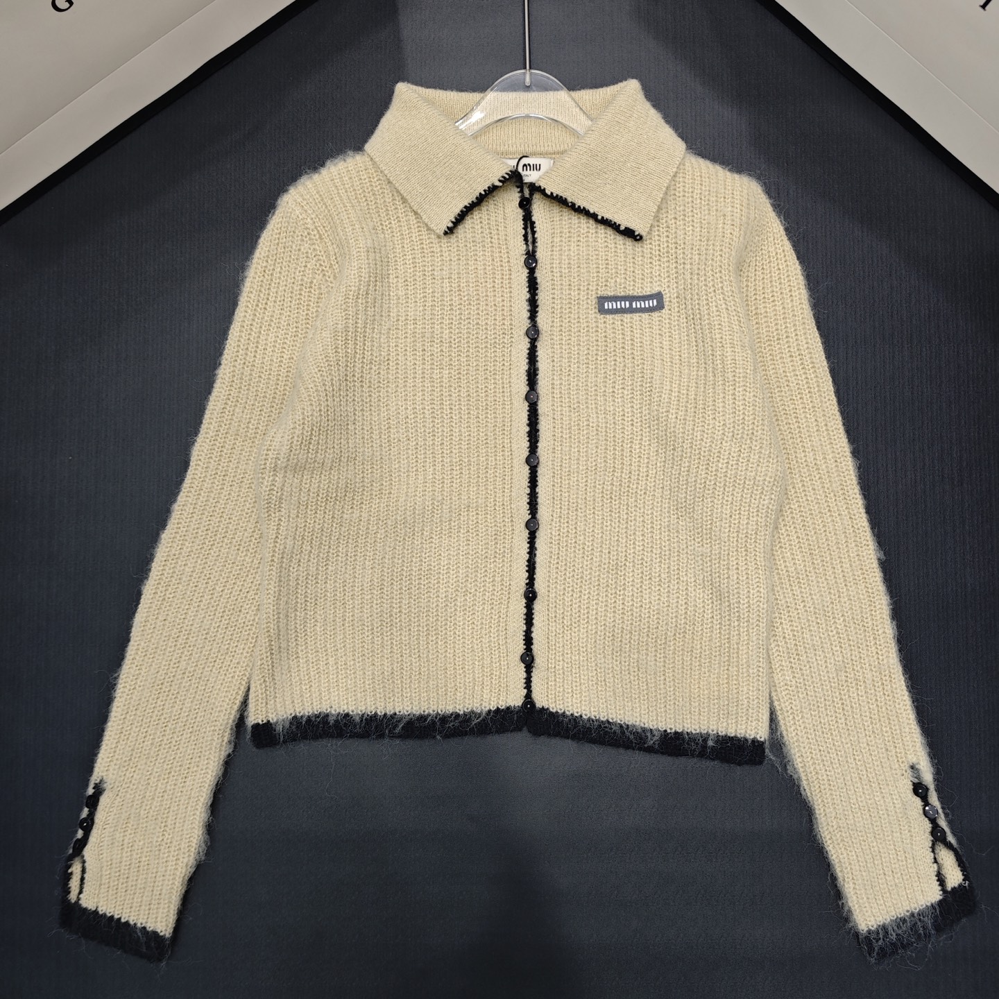 M fashion high-end women's collar long sleeved wool cardigan