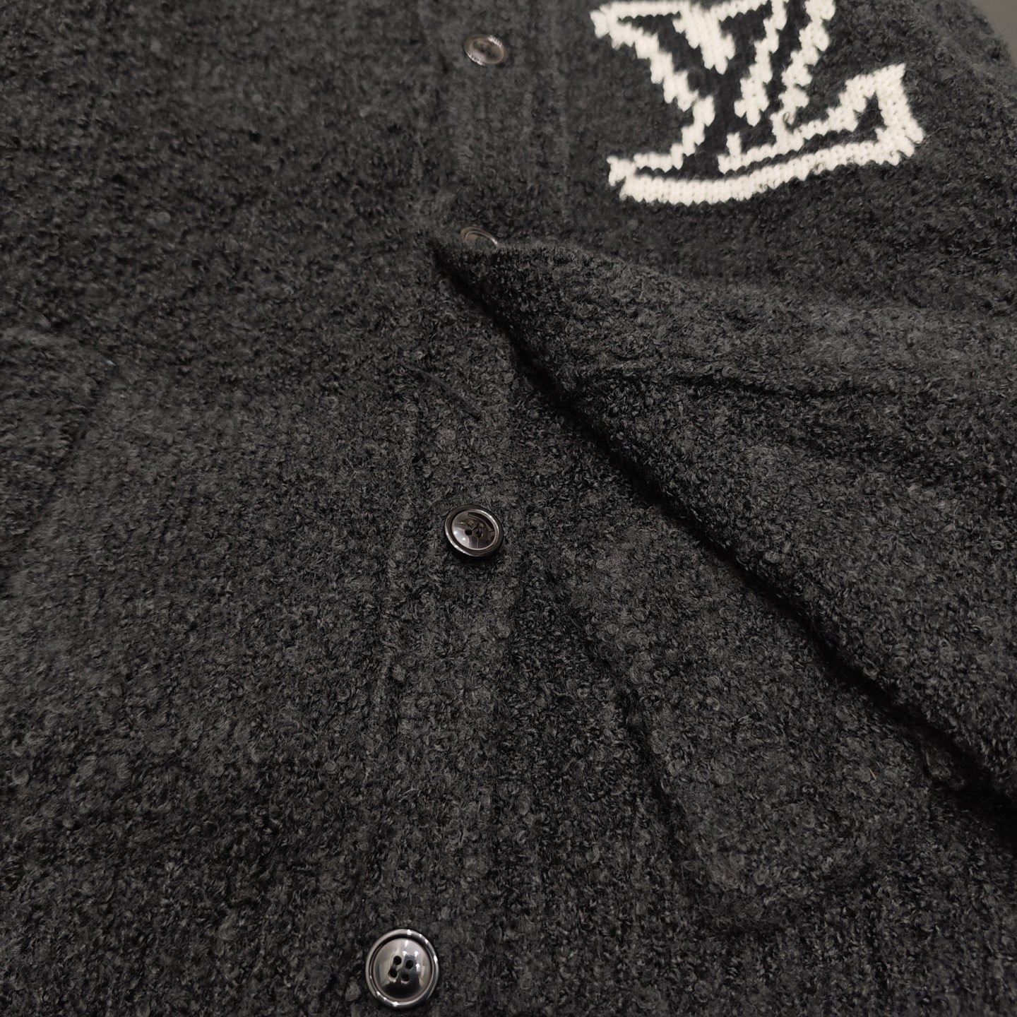 L Fashion casual high-end women's round neck long sleeved wool cardigan