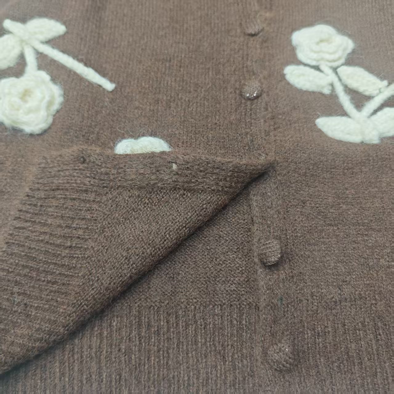 C fashion high-end women's printed round neck long sleeved wool cardigan