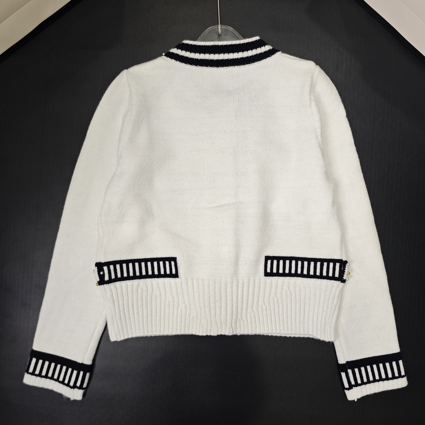 M fashion high-end women's nail bead round neck long sleeved cardigan