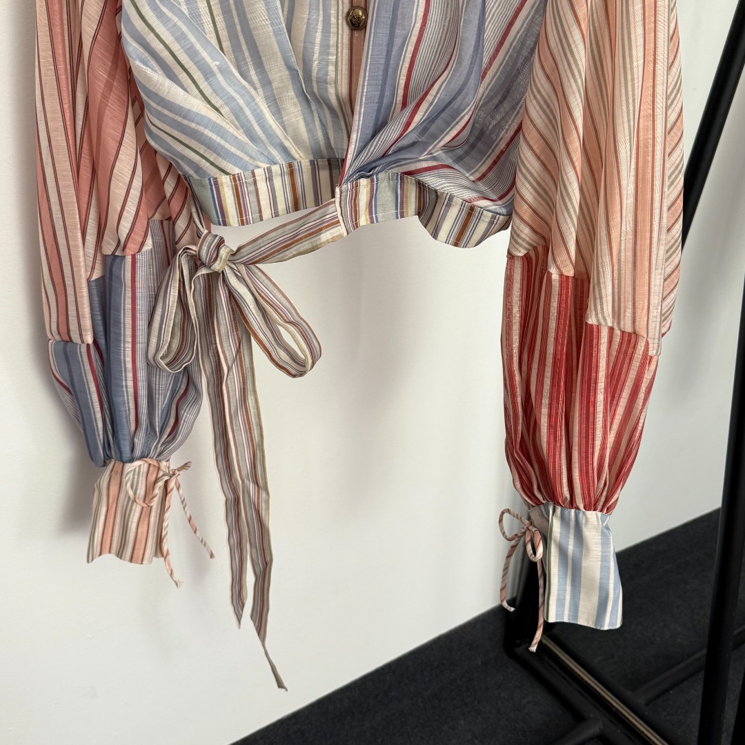 Z Waist up lantern long sleeved shirt