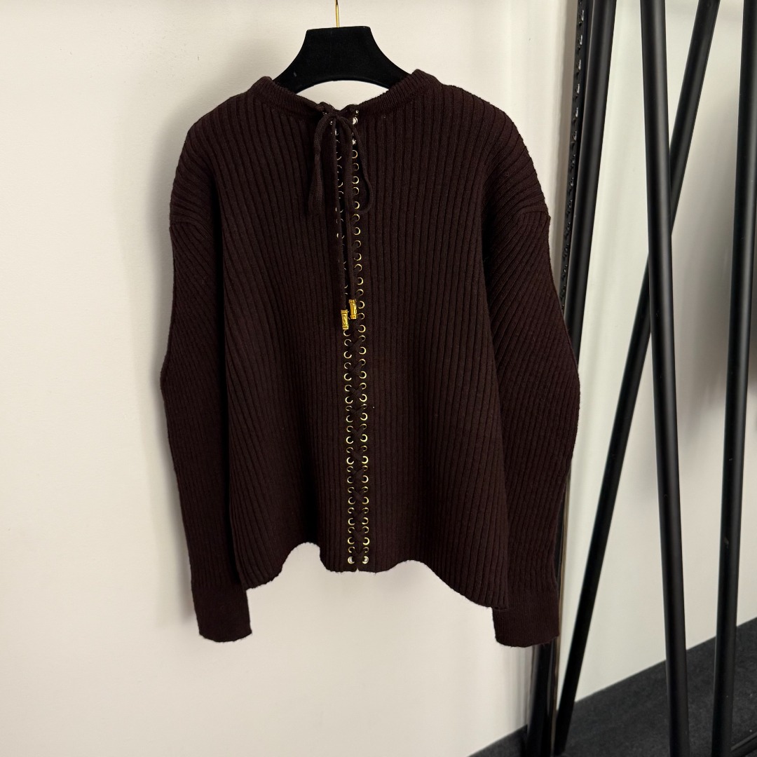 S Long sleeved pullover knitted sweater