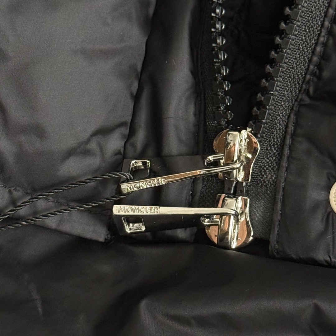 M Long-sleeved hooded down jacket