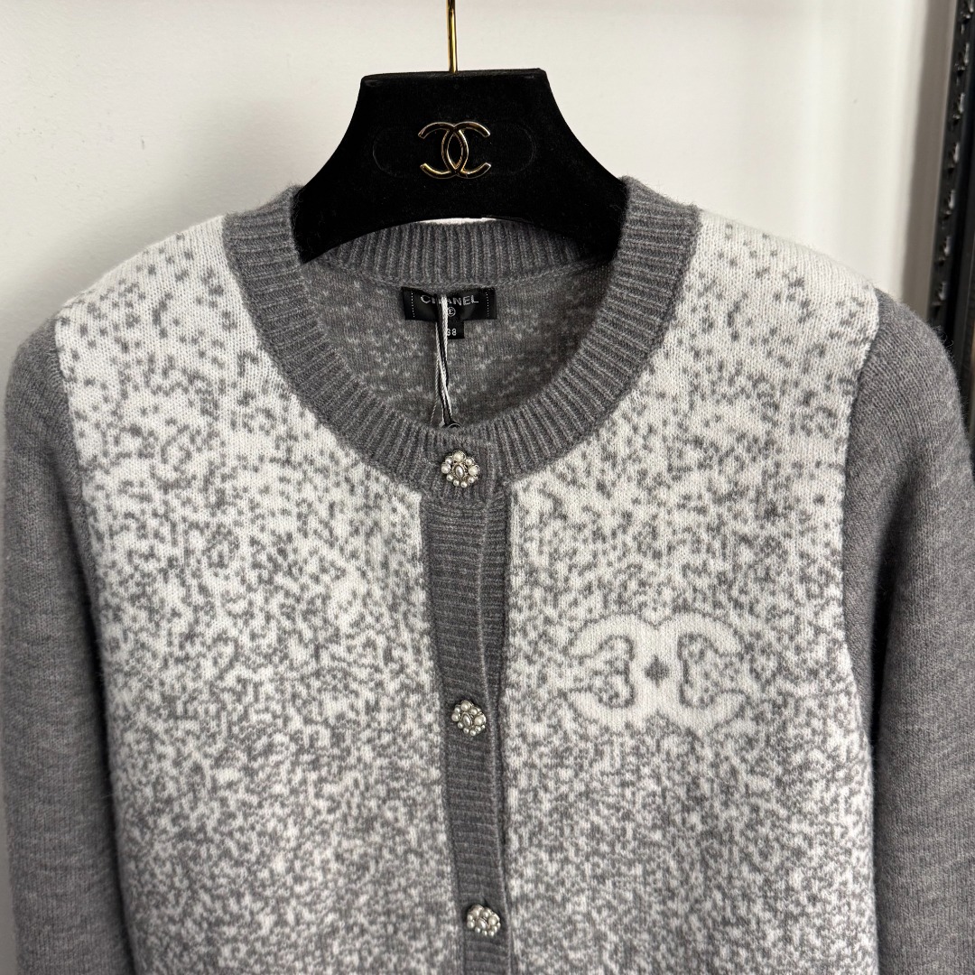 C Gradient long sleeved wool knitted cardigan