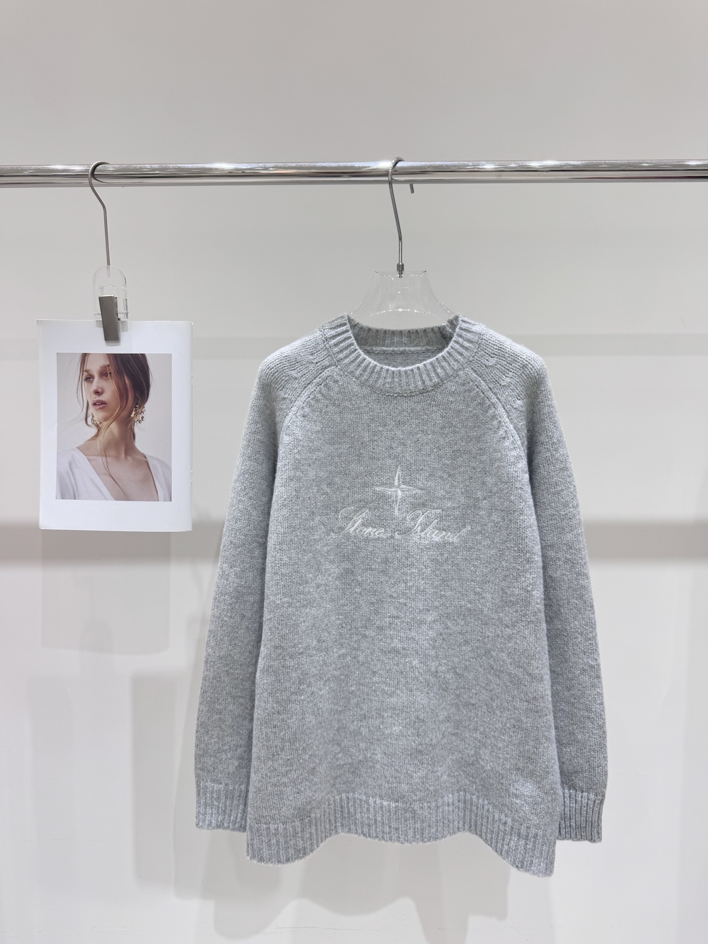 ST fashion casual loose round neck long sleeved top