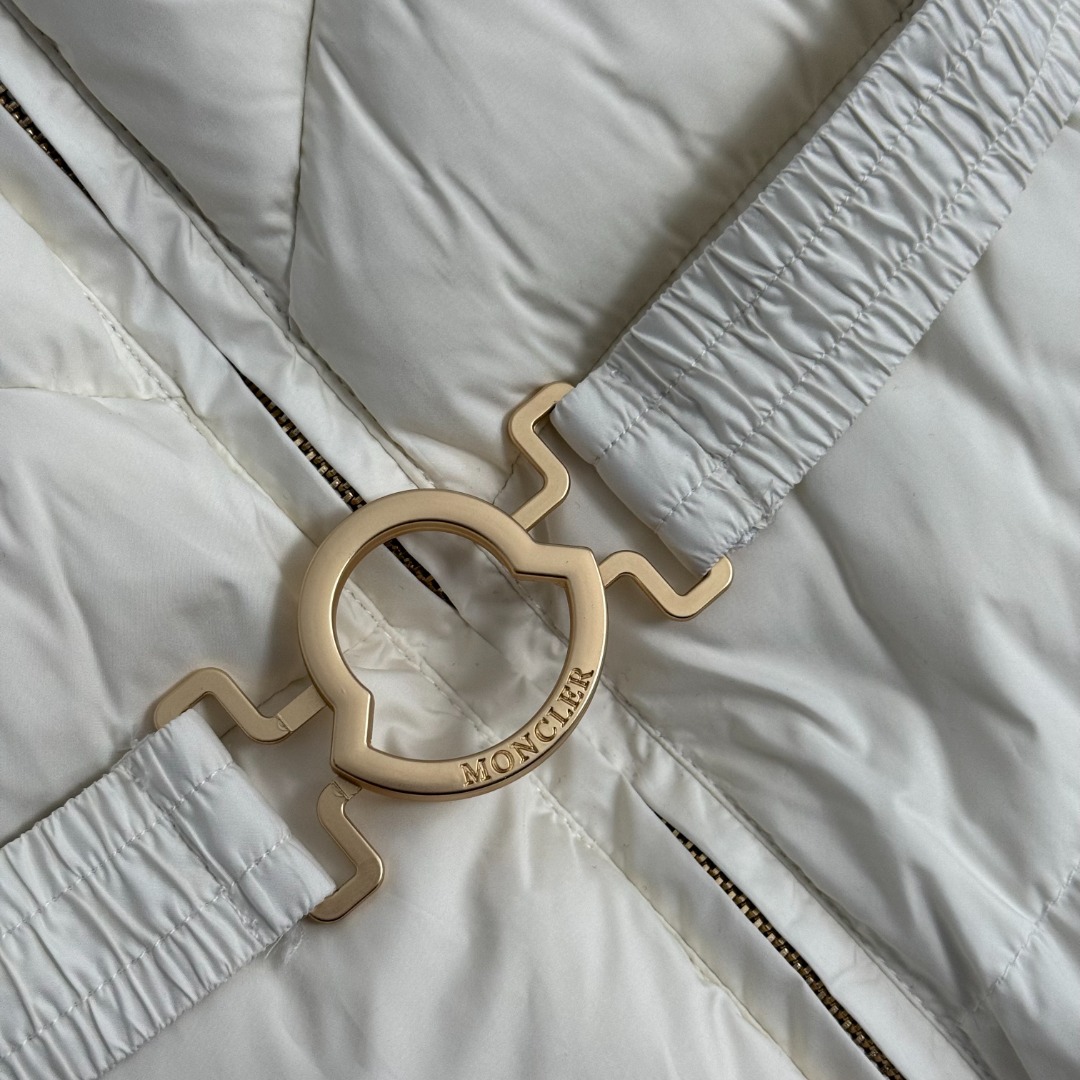 M Long-sleeved hooded slim-fit down jacket