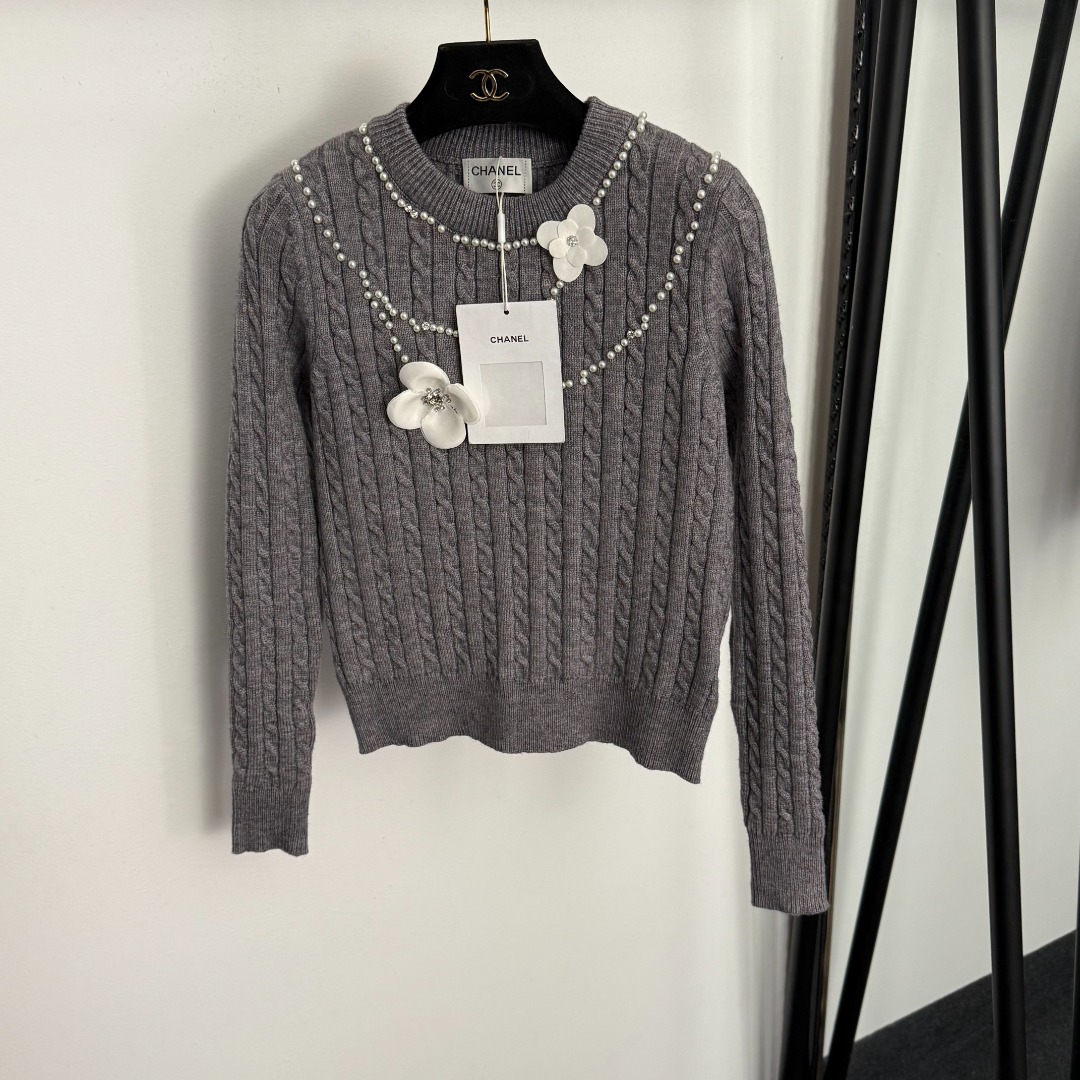 C Fried Dough Twists pullover long sleeve sweater