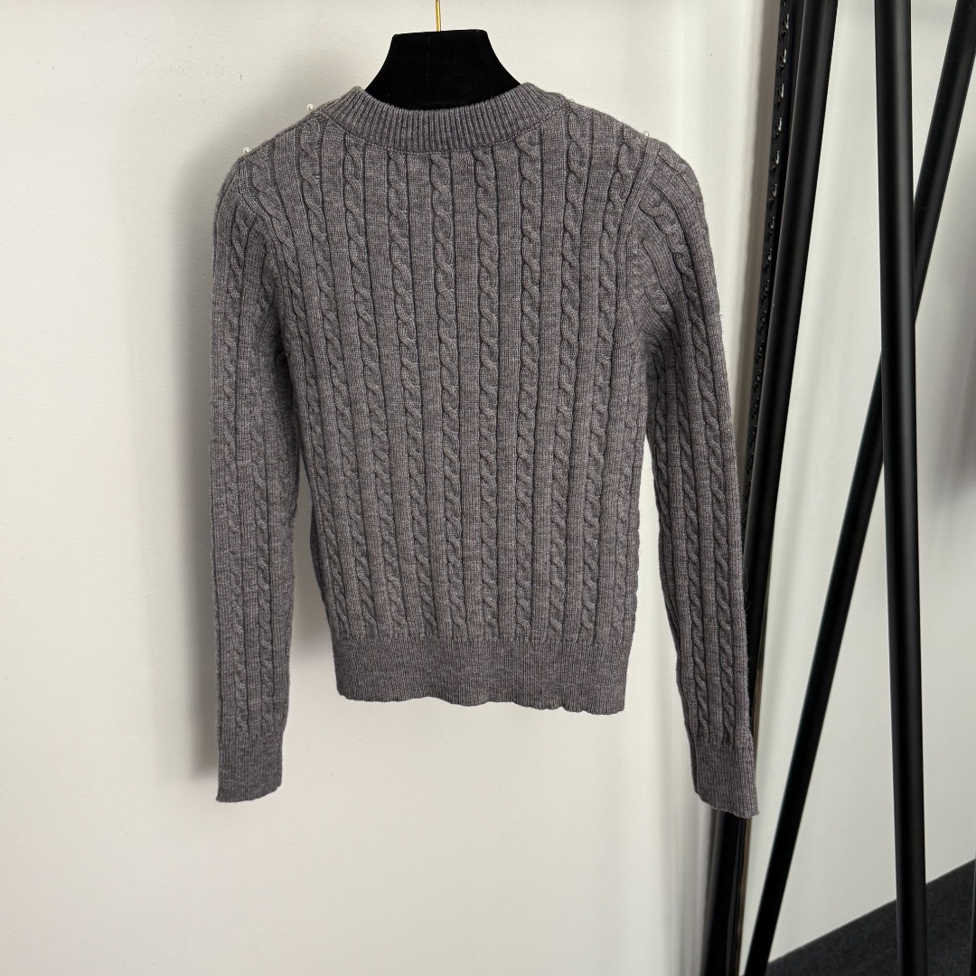 C Fried Dough Twists pullover long sleeve sweater