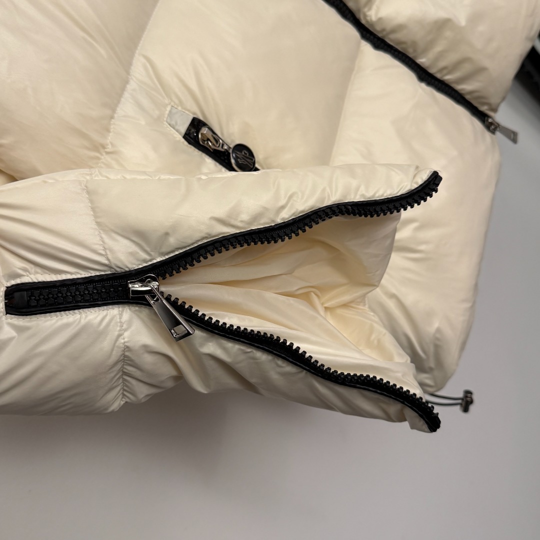 M Printed hooded down jacket