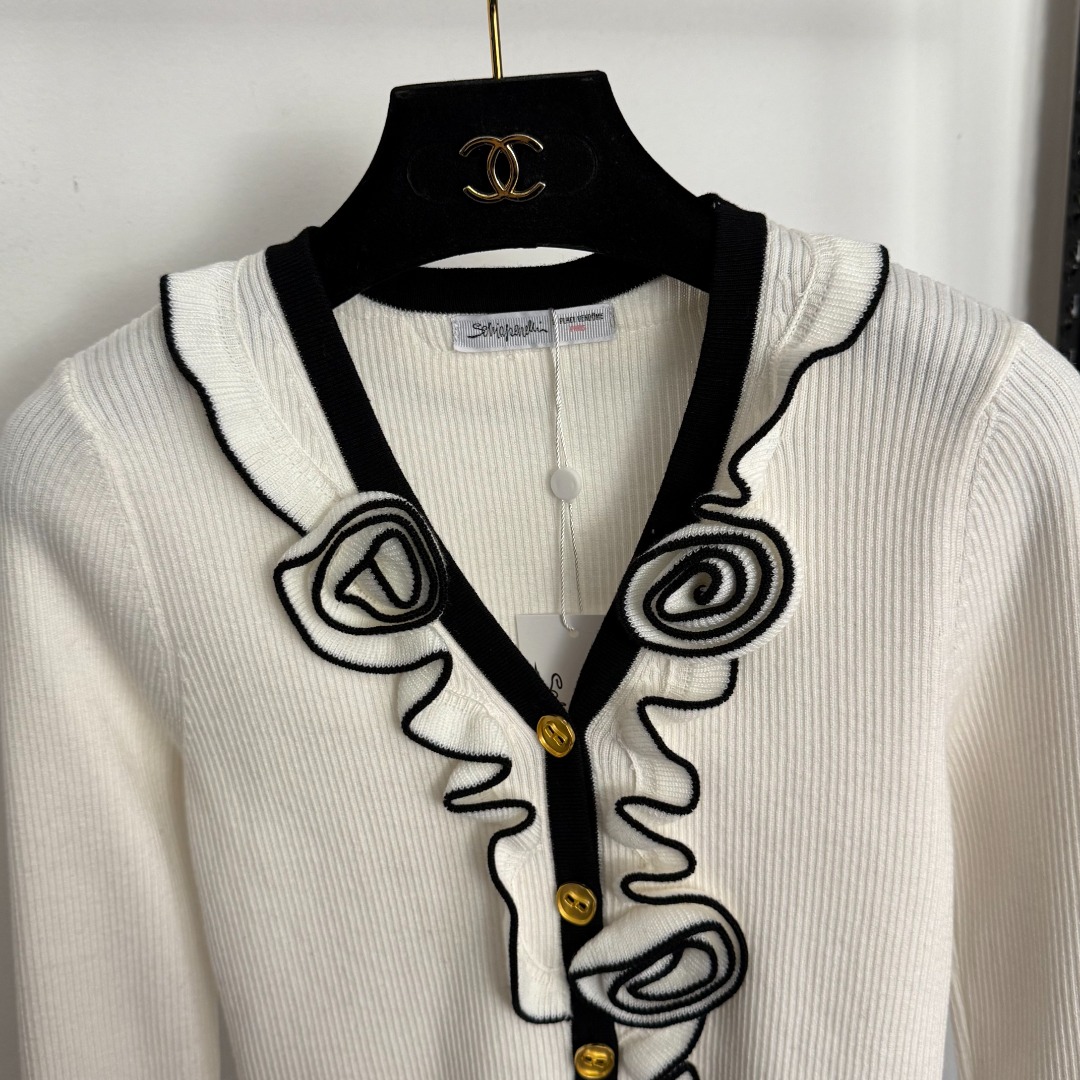 S 3D flower V-neck long sleeved knitted cardigan