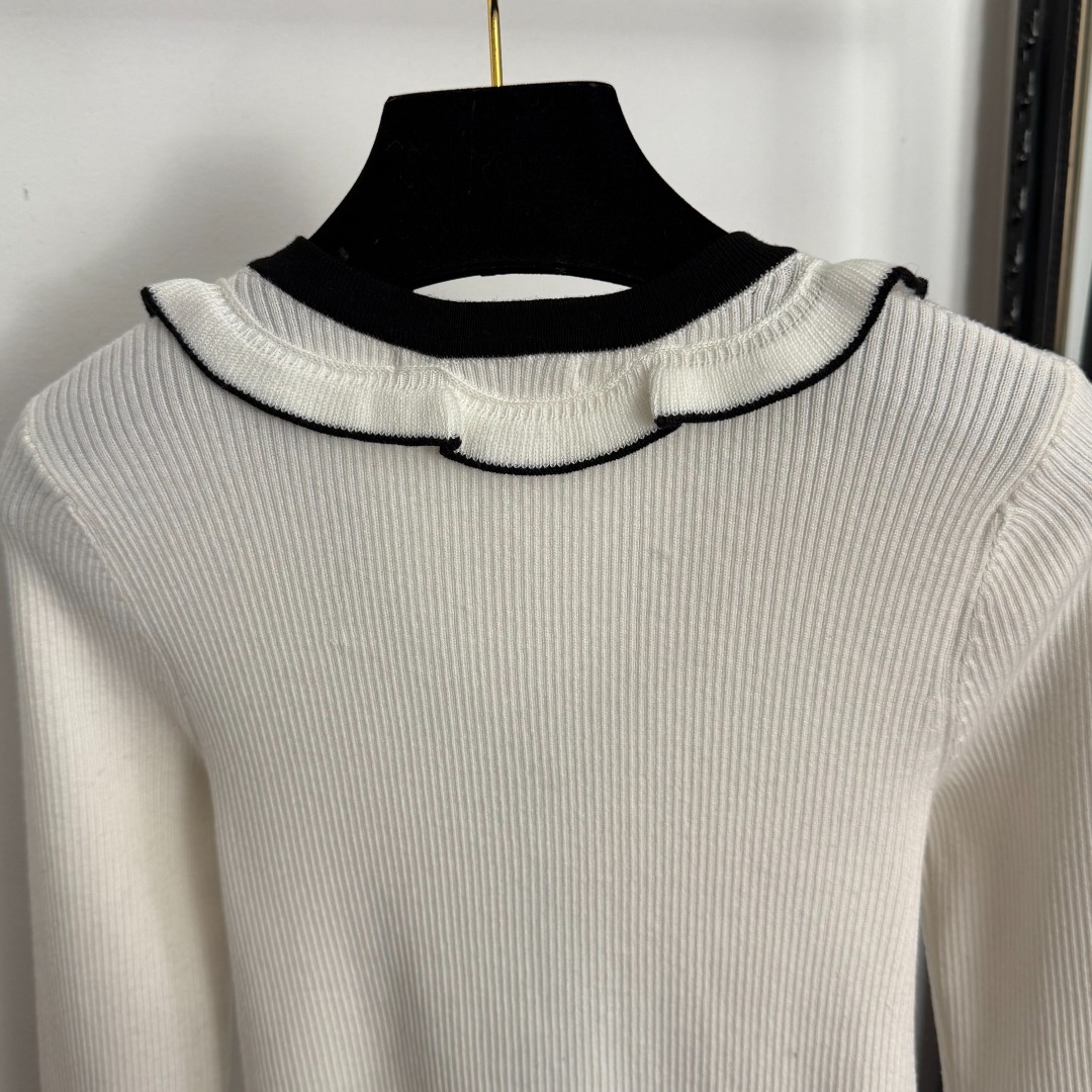 S 3D flower V-neck long sleeved knitted cardigan