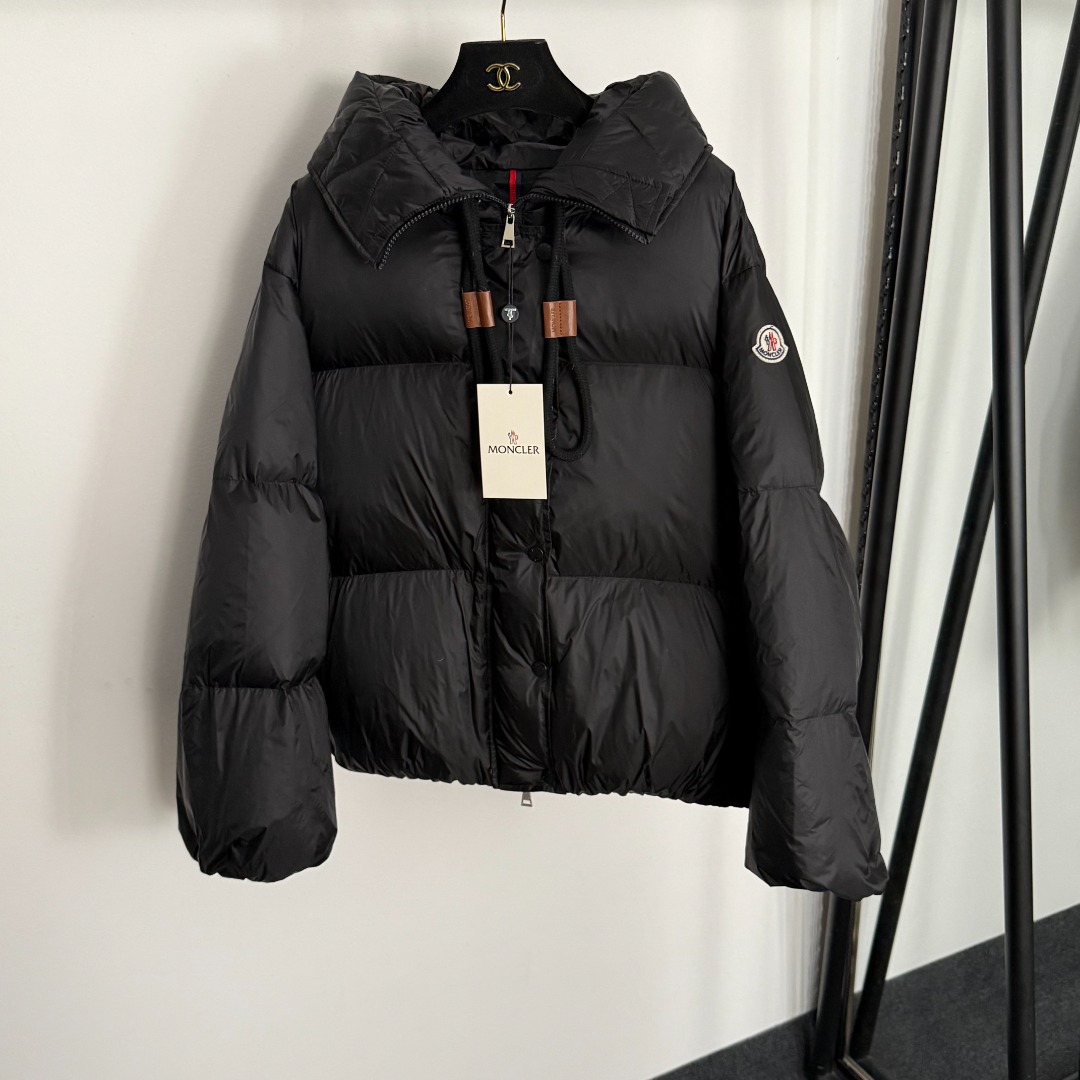 M Long-sleeved hooded down jacket