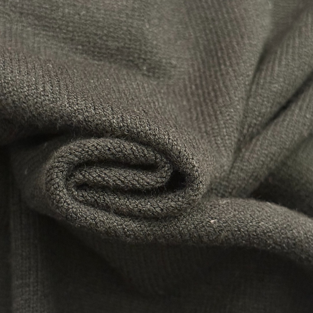 V short-sleeved dress