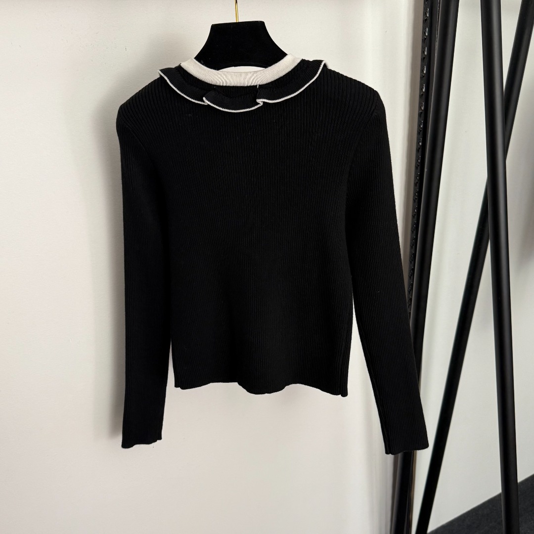 S 3D flower V-neck long sleeved knitted cardigan