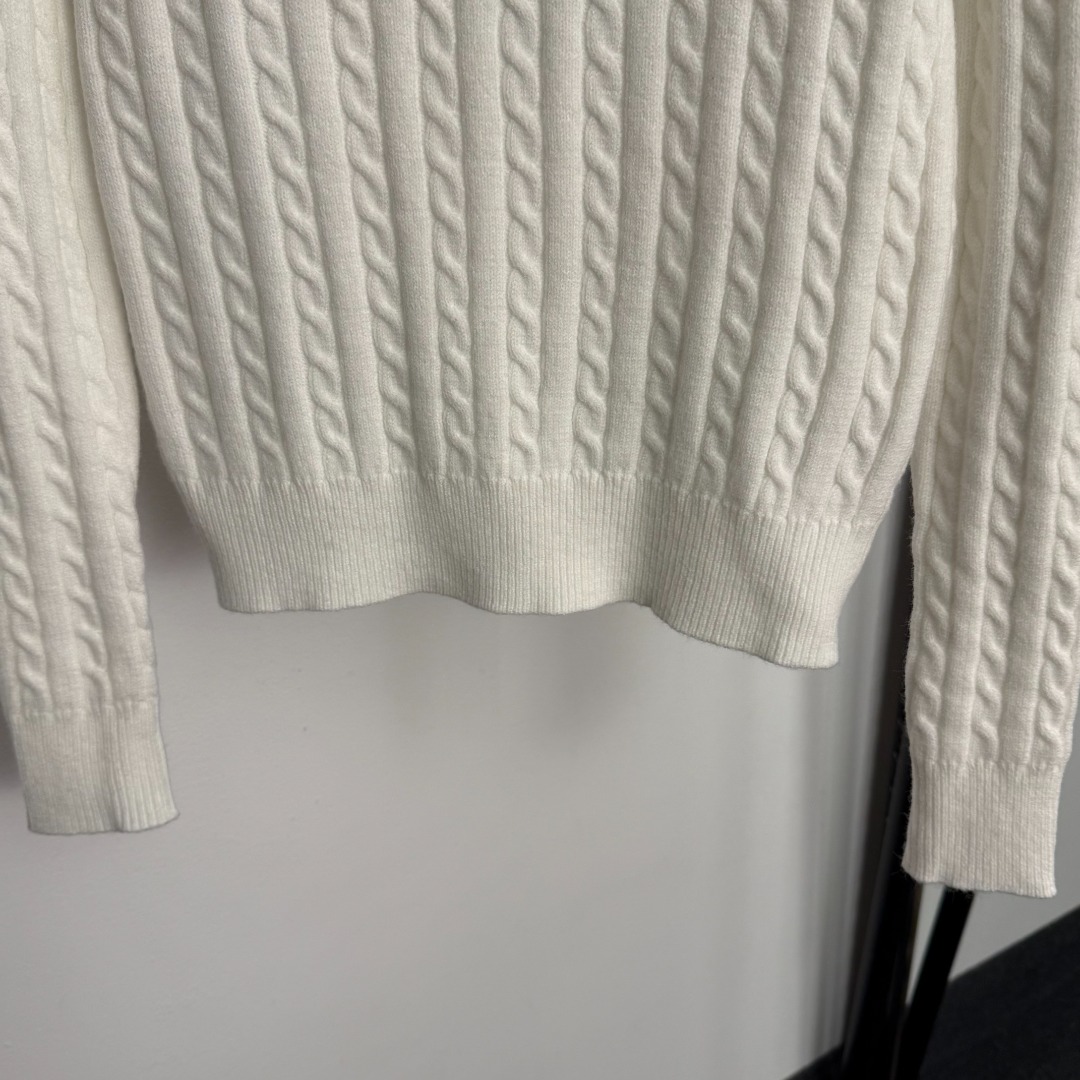 C Fried Dough Twists pullover long sleeve sweater