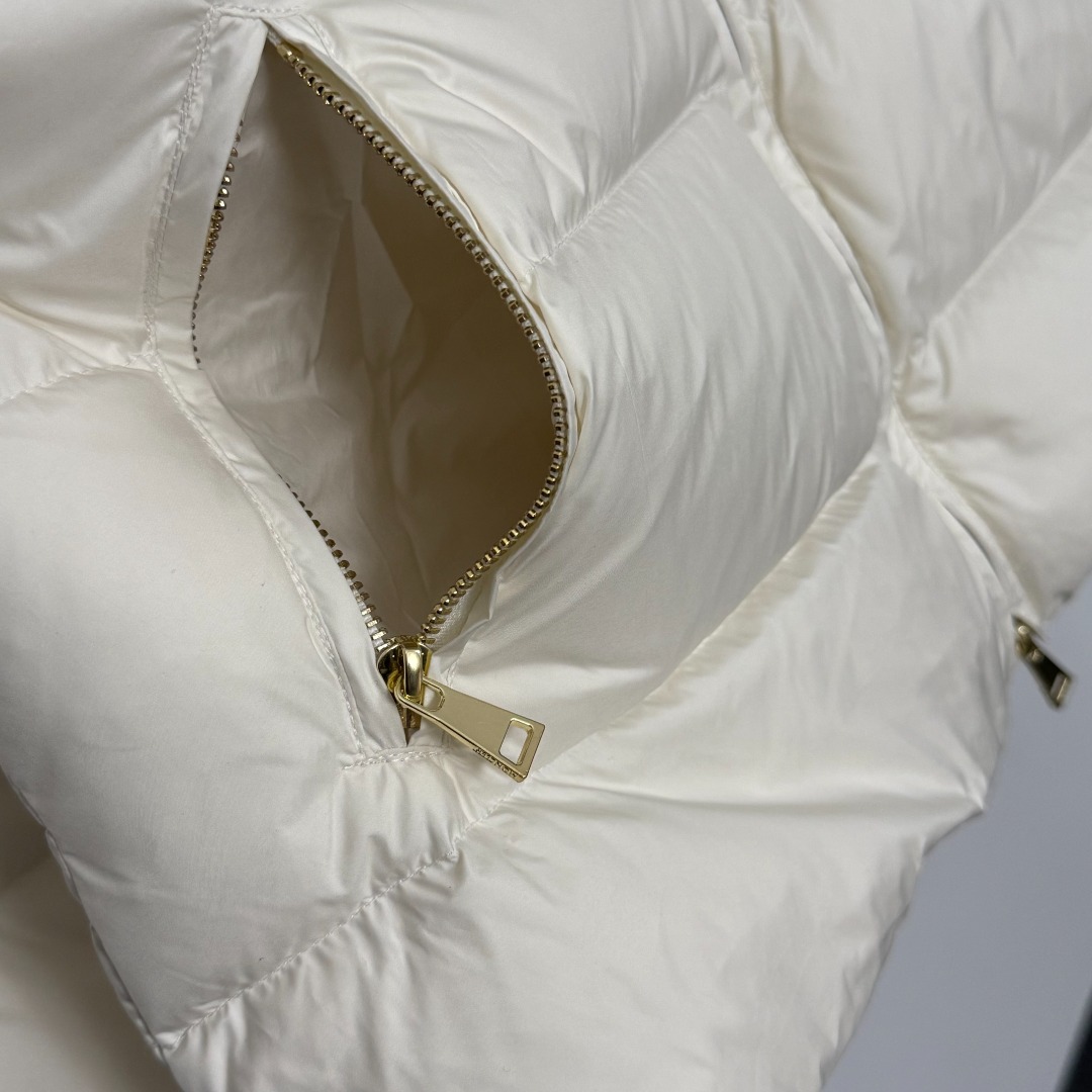 M Long-sleeved hooded slim-fit down jacket